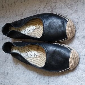 Dolce Vita black leather espradilles. Size 10